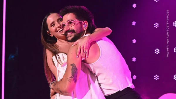 Camilo y Evaluna responden a críticas por viajar con sus hijas pequeñas