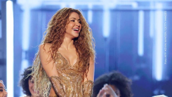 Raphael Vicente, viral por el ‘Waka Waka’, cumplió su sueño y bailó para Shakira Raphael Vicente, viral por el ‘Waka Waka’, cumplió su sueño y bailó para Shakira