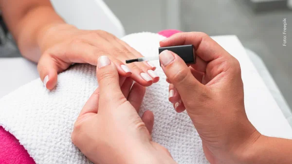 20 diseños de uñas cortas, elegantes y modernos para lucir impecable en 2025 20 diseños de uñas cortas, elegantes y modernos para lucir impecable en 2025