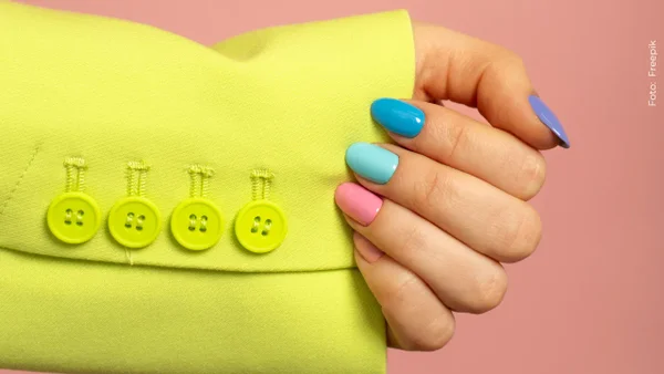 Tendencias en uñas 2025: los colores pastel que dominarán la primavera-verano