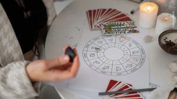 Horóscopo de Mhoni Vidente hoy, 20 de febrero: descubre qué te deparan los astros