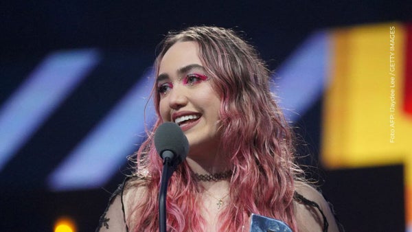 Ela Taubert celebra su primer Premio lo Nuestro y agradece a sus seguidores Ela Taubert celebra su primer Premio lo Nuestro y agradece a sus seguidores