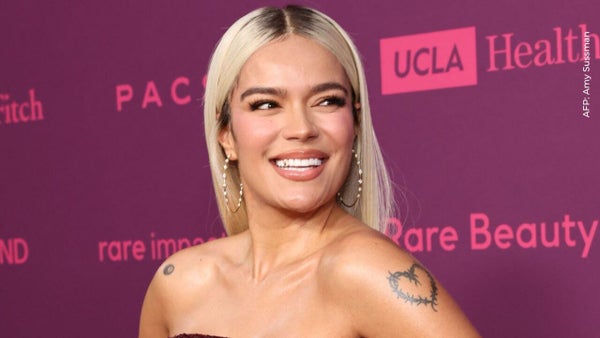 Karol G reapareció con nuevo look y polémico outfit