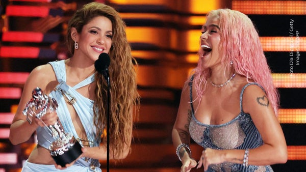Karol G escribió mensaje a Shakira tras cantar en Colombia: "Brillando como siempre"