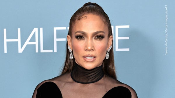 Jennifer López se llevó las miradas por su vestido en la fiesta previa de los Premios Oscar 2025 Jennifer López se llevó las miradas por su vestido en la fiesta previa de los Premios Oscar 2025