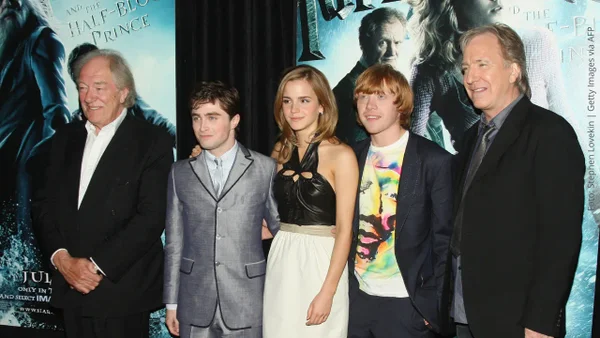 ¿Cuáles son los síntomas de un derrame cerebral, como el de Simon Fisher-Becker? ¿Cuáles son los síntomas de un derrame cerebral, como el de Simon Fisher-Becker?