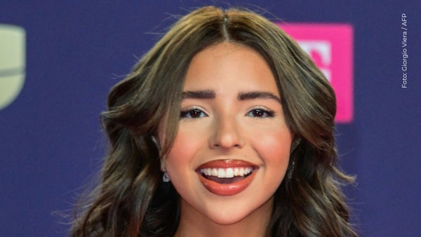 Ángela Aguilar impacta con un nuevo cambio de look: ¡ahora luce el pelo muy largo! Ángela Aguilar impacta con un nuevo cambio de look: ¡ahora luce el pelo muy largo!