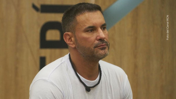 El Negro Salas cree que los lavaplatos están en su contra en La casa de los famosos: "Déjame hablar" El Negro Salas cree que los lavaplatos están en su contra en La casa de los famosos: "Déjame hablar"