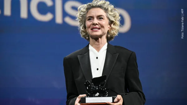 Síntomas de la escoliosis: la enfermedad que afecta a Margarita Rosa de Francisco