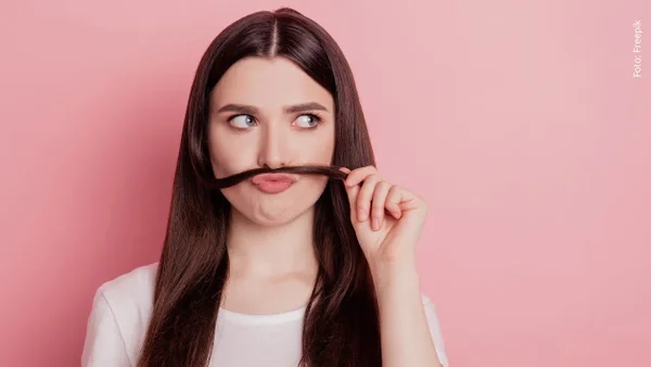 El bigote femenino se consolida como tendencia de moda en 2025, ¿usarlo o no? El bigote femenino se consolida como tendencia de moda en 2025, ¿usarlo o no?