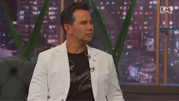 El emotivo detalle que Jhonny Rivera tuvo con una quinceañera El emotivo detalle que Jhonny Rivera tuvo con una quinceañera