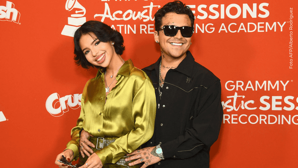 Christian Nodal abandonó show por Ángela Aguilar, ¿qué ocurrió?