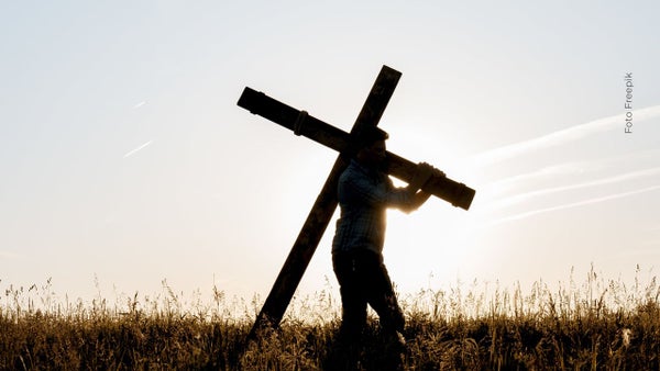 Video viral: Jesús lanza 'patada voladora' a joven en viacrucis, ¿qué pasó? Video viral: Jesús lanza 'patada voladora' a joven en viacrucis, ¿qué pasó?