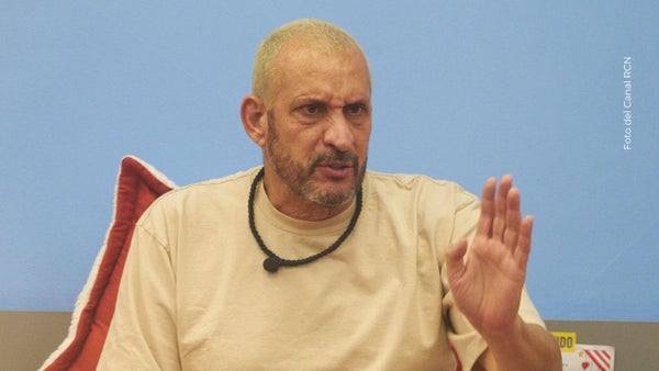 'El Flaco' Solórzano sufrió fuerte 'totazo' en La casa de los famosos Colombia y quedó en video 'El Flaco' Solórzano sufrió fuerte 'totazo' en La casa de los famosos Colombia y quedó en video