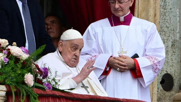 Las enfermedades del papa Francisco: cirugía, dolores crónicos y pulmonía mortal