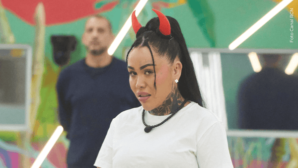 Yina Calderón estalla de furia por los abrazos en La casa de los famosos Colombia Yina Calderón estalla de furia por los abrazos en La casa de los famosos Colombia