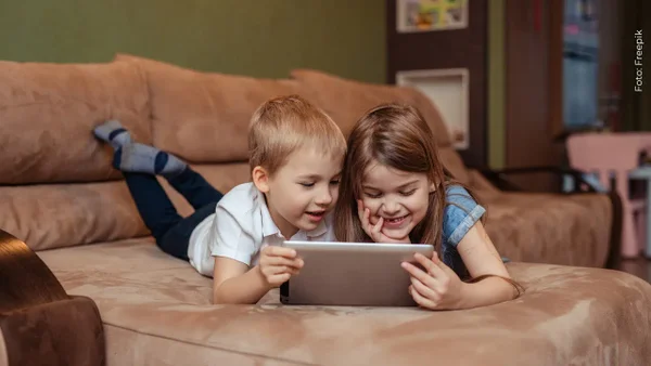 Día del Niño: ¿Las pantallas afectan la creatividad de tu hijo? Aprende a equilibrarlo Día del Niño: ¿Las pantallas afectan la creatividad de tu hijo? Aprende a equilibrarlo