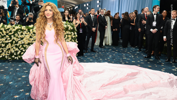 Shakira deslumbró en la Met Gala 2025: Así fue su espectacular vestido Shakira deslumbró en la Met Gala 2025: Así fue su espectacular vestido