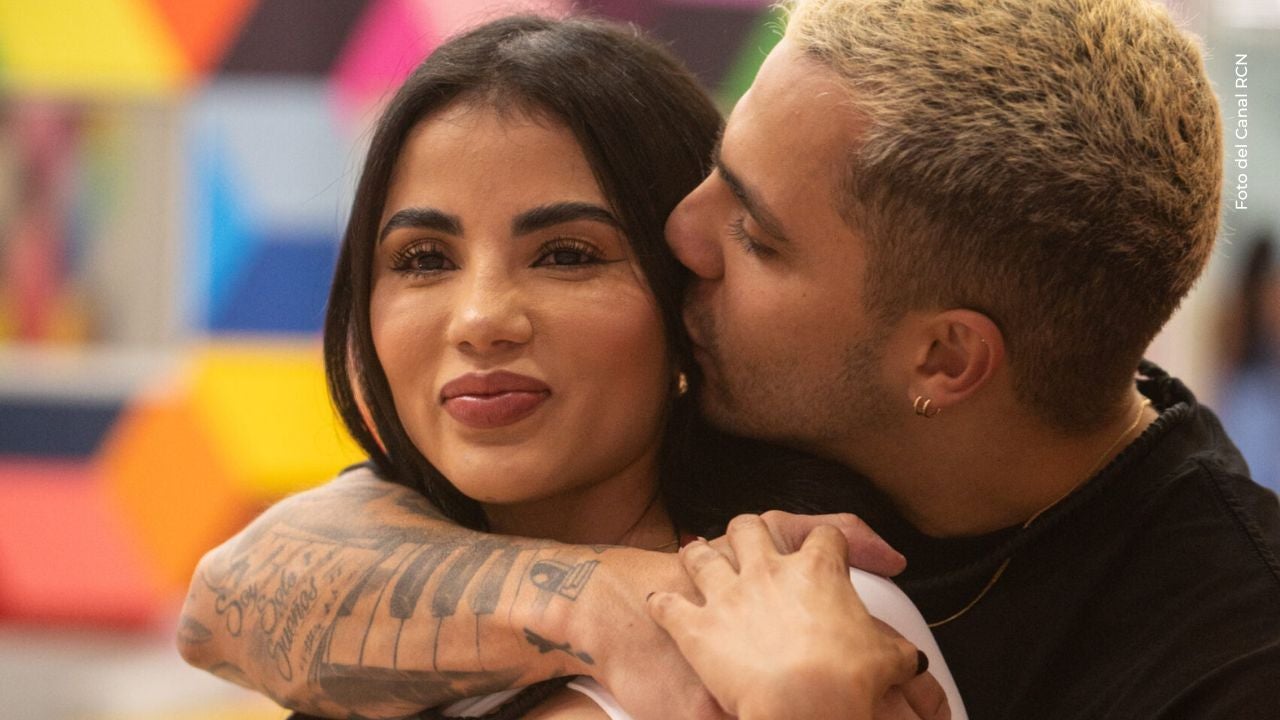 La conejita de felpa que Karina le regaló a Altafulla tenía una sorpresa adentro