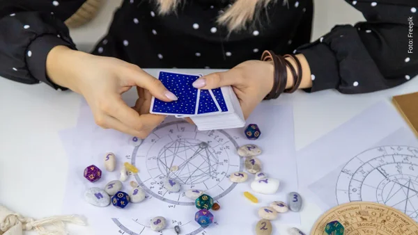 Horóscopo de Mhoni Vidente hoy, 10 de junio: amor intenso, giros del destino y suerte