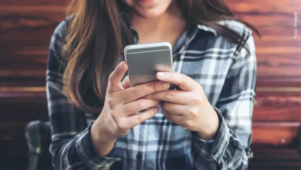 ¿Cuántas horas en el celular empiezan a afectar tu salud mental y física? Descúbrelo