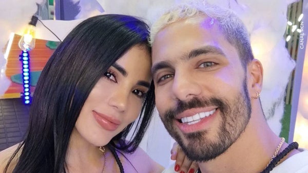 Karina y Altafulla celebraron fecha en lujoso restaurante con comida recubierta en oro