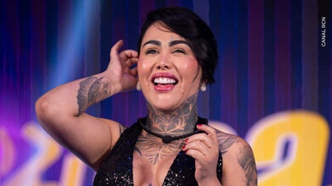 Yina Calderón sobre su vehículo