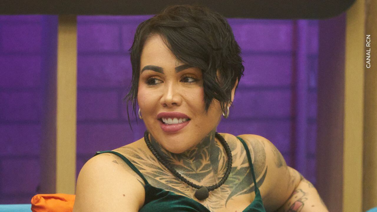 Yina Calderón sobre su carro