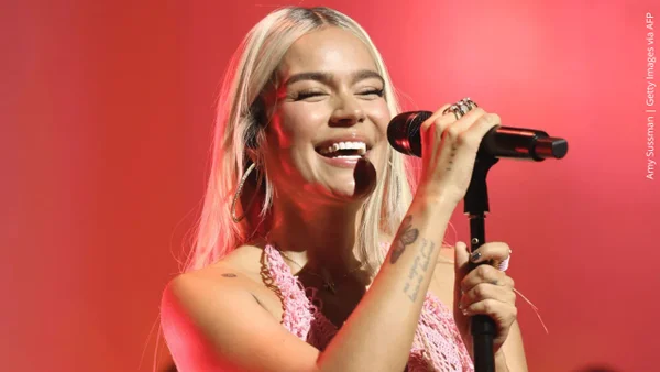 Karol G deslumbra en portada de revista internacional con moda latina | FOTOS Karol G deslumbra en portada de revista internacional con moda latina | FOTOS