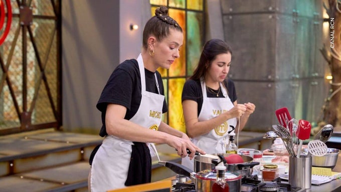 Michelle y Valeria cocinan juntas en MasterChef Celebrity Michelle y Valeria en MasterChef Celebrity