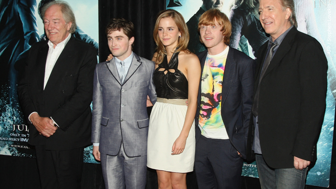 Emma Watson no podrá conducir durante seis meses Michael Gambon, Daniel Radcliffe, Emma Watson, Rupert Grint y Alan Rickman asisten a "Harry Potter y el príncipe mestizo"
