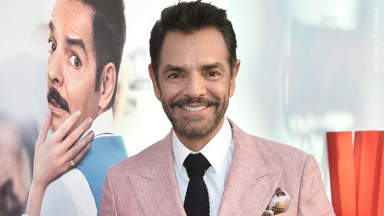 Eugenio Derbez asiste al estreno mundial de la película original de Hulu "The Valet" en el Teatro Montalban.