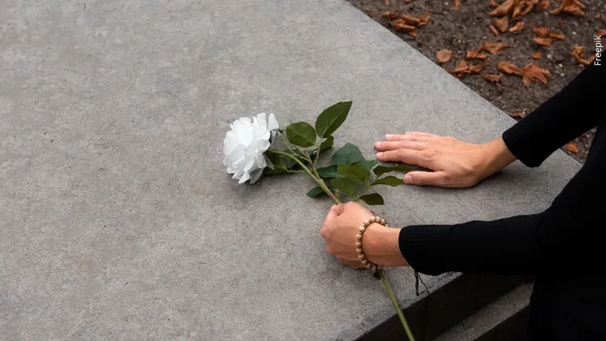 Carlos Feria recuerda a su hermana fallecida Carlos Feria rinde homenaje a su hermana fallecida