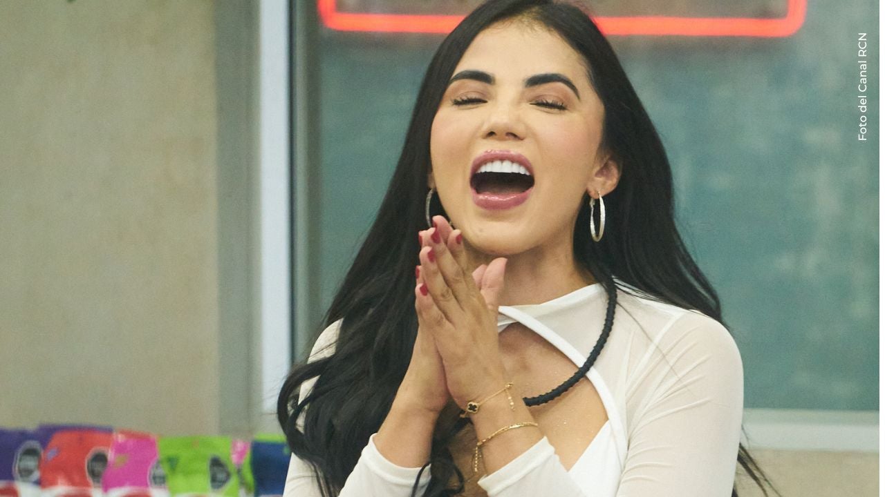 Karina García demostró talento sobre una moto