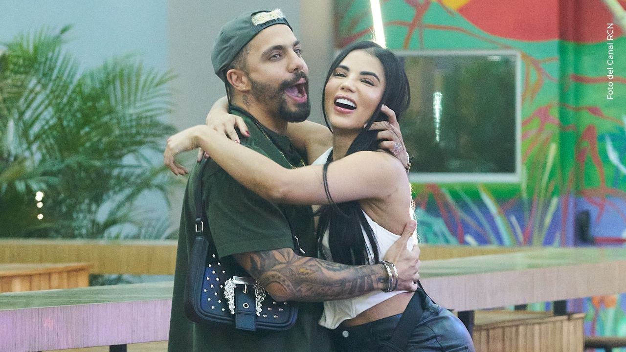 Karina García se subió a una moto
