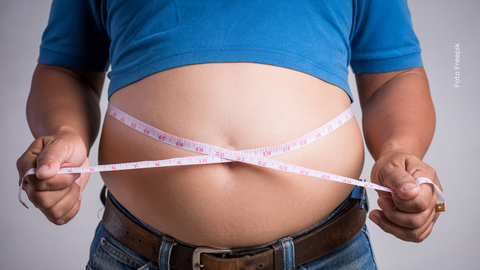 A partir de los 40, el cuerpo cambia: el metabolismo se vuelve más lento y las hormonas se desajustan. Por eso, esa barriguita es más común… pero no imposible de controlar.