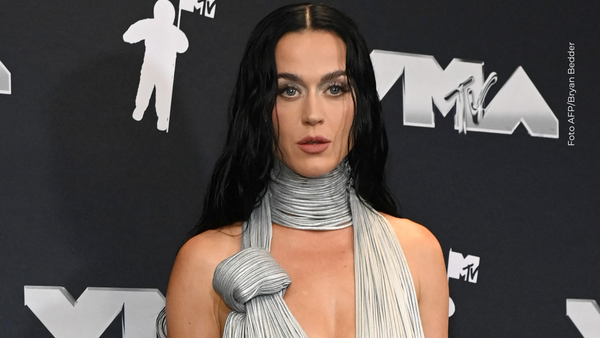 Katy Perry anima a niña mexicana a gritar con orgullo su nacionalidad