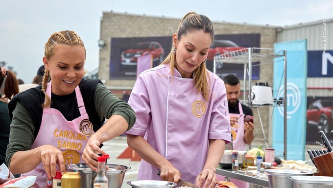 Así fue la victoria del equipo de Claudia Bahamón en MasterChef Claudia Bahamón llevó a su equipo a la victoria: así lo lograron