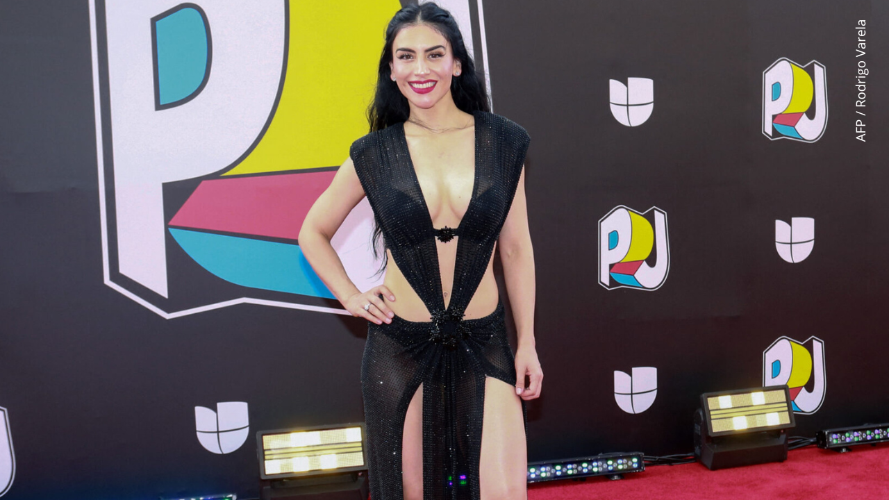 Jessica Cediel asiste a los Premios Juventud 2024 en el Coliseo José Miguel Agrelot.