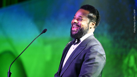 A los 54 años, Malcolm-Jamal fallece en Costa Rica.