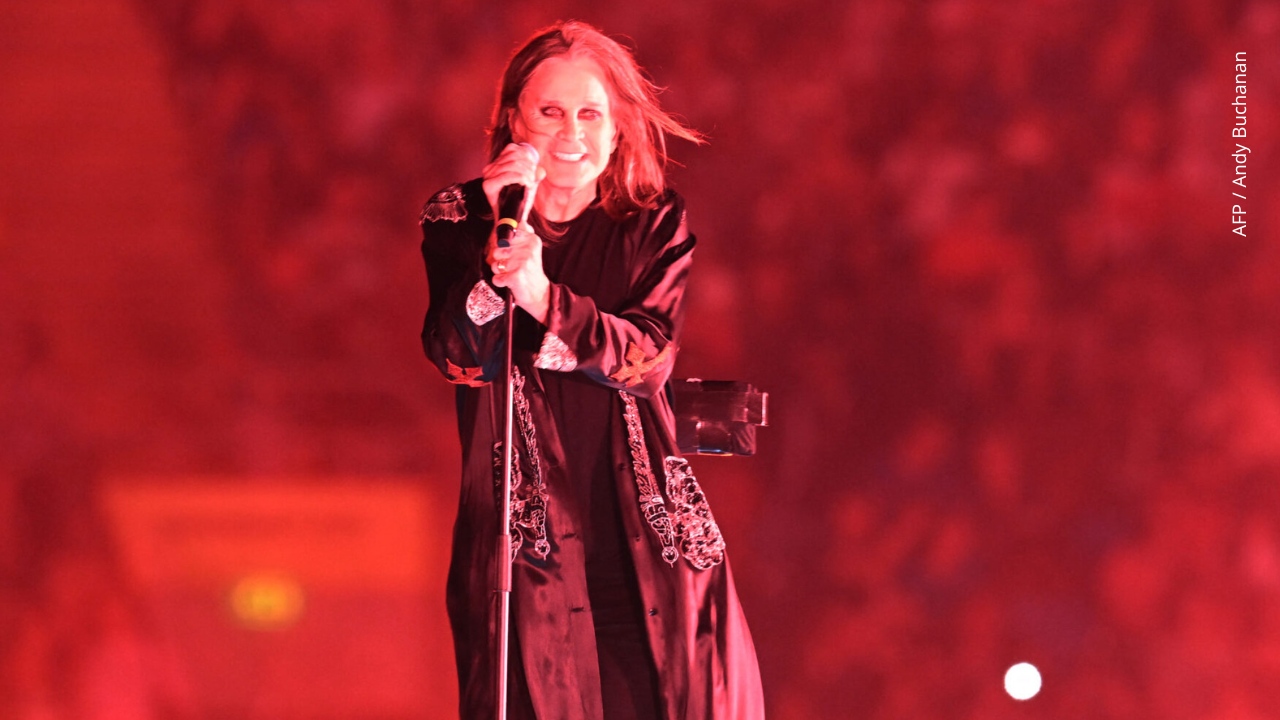 Ozzy Osbourne actúa durante la ceremonia de clausura de los Juegos de la Commonwealth.