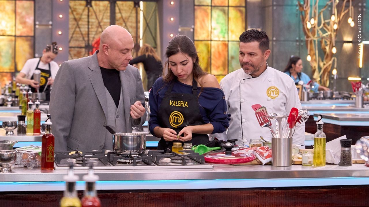 Rausch le dio su codiciado cachete a Valeria Aguilar en MasterChef