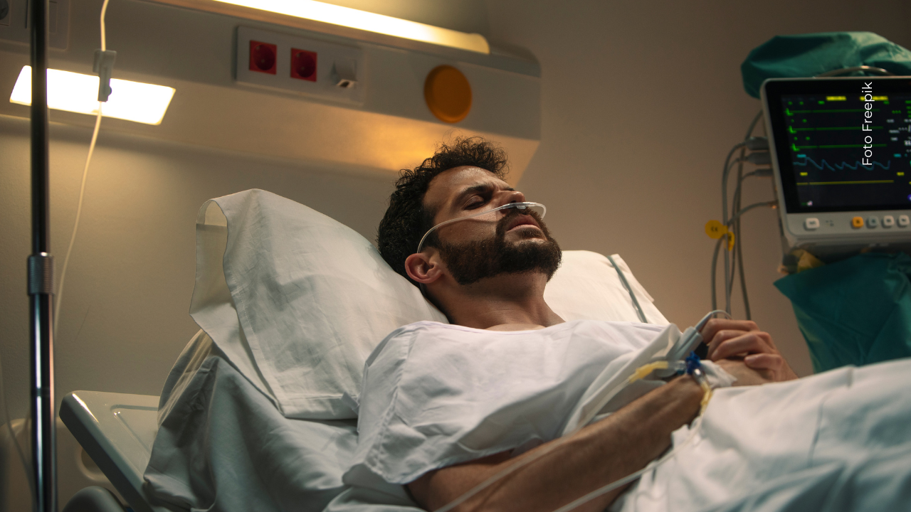 Erik Menéndez fue trasladado a un hospital por una condición médica delicada.