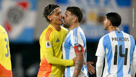 Richard Ríos y Nicolás Otamendi se reencontraron en Benfica