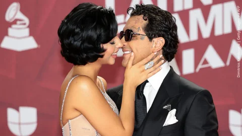 Ángela Aguilar y Christian Nodal cumplen un año de casados en medio de rumores