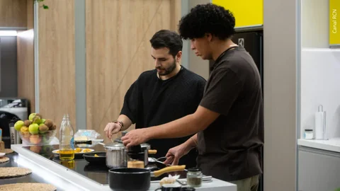 Camilo Trujillo visitó el nuevo apartamento de Emiro