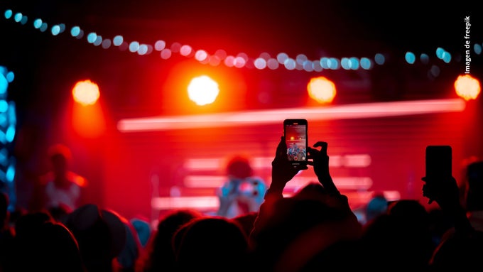 conoce-detalles-de-la-gira-hermnandad Love of Lesbian