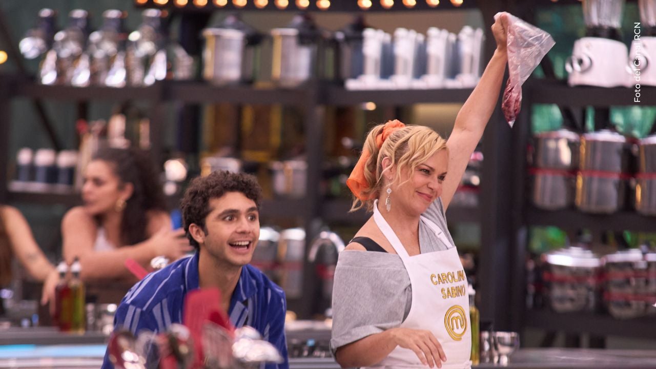 Carolina y Julián sorprenden y se llevan el pin de inmunidad