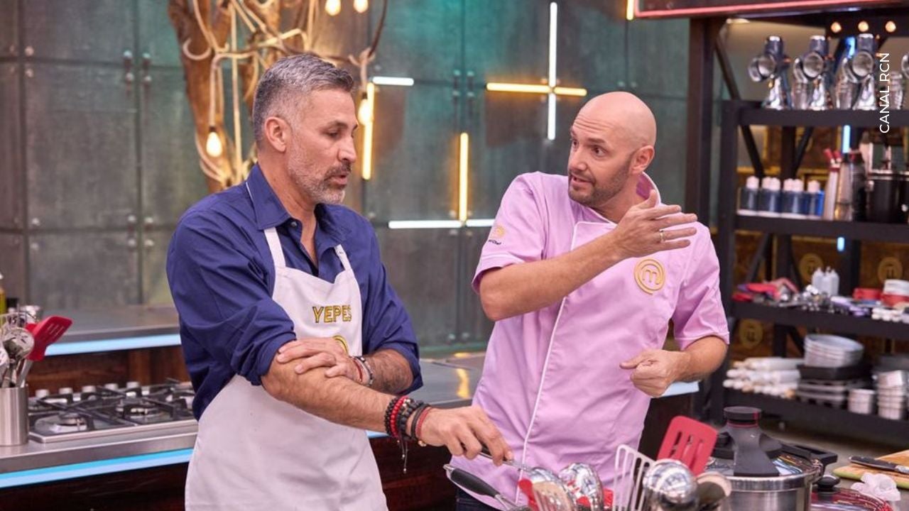 Nicolás de Zubiría ayuda en MasterChef Celebrity Nicolás de Zubiría en MasterChef Celebrity