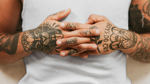 Después de dos décadas cubierto de tinta, Leandro busca reconstruirse a partir de una vida más espiritual.